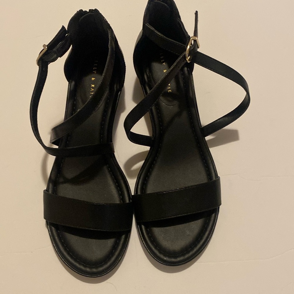 NWOT tags Kelly & Katie shoes